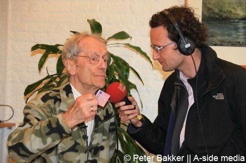 Archieffoto: In 2010 verlengde Han Grootegoed uit Mijdrecht op 100-jarige leeftijd zijn rijbewijs.