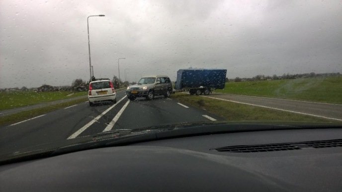 Aanhangwagen in problemen op de N201 tussen Mijdrecht-Uithoorn