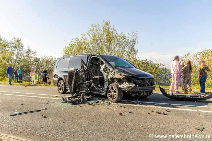 Frontale aanrijding op N201 bij Vinkeveen