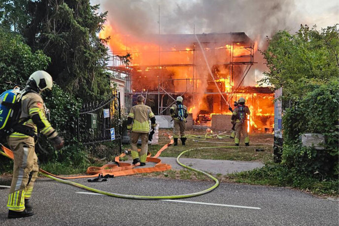 Grote brand op Vinkenkade Vinkeveen