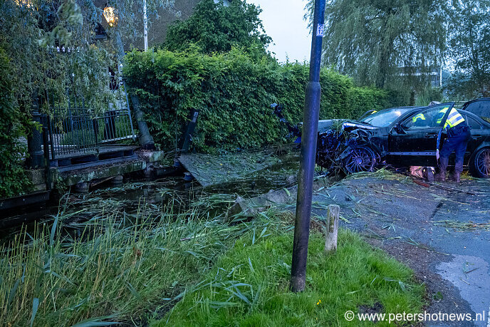 De brug is volledig weggeslagen