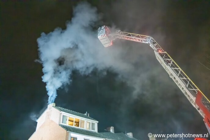 Brandweer blust schoorsteenbrand in Mijdrecht